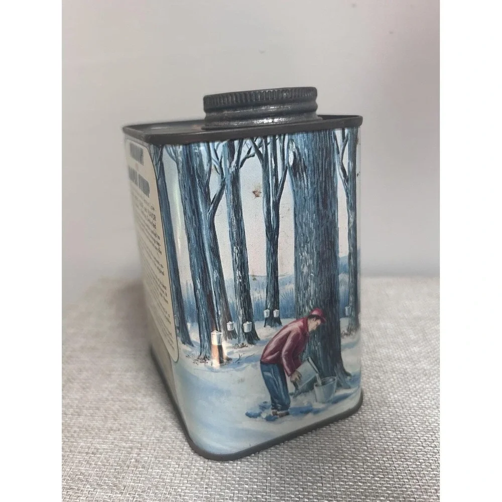 Vtg State Of Vermont Pure Maple Syrup Decorative Tin 32 oz Empty Winter scene
